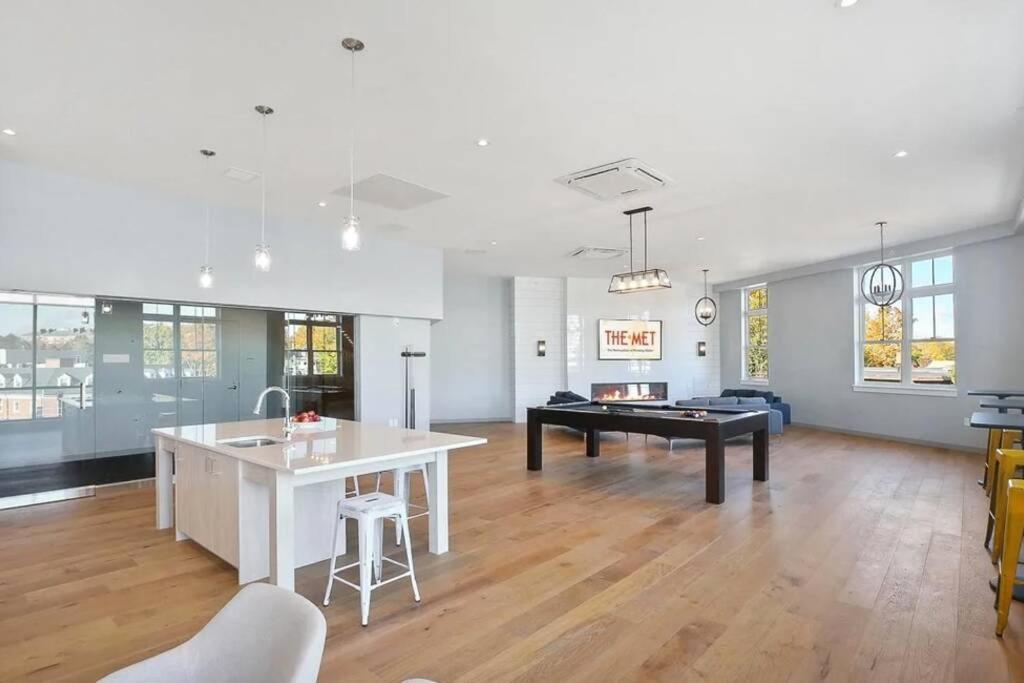 Reading Luxury Apartment With Gym, Steps From Commuter Rail #4011 מראה חיצוני תמונה