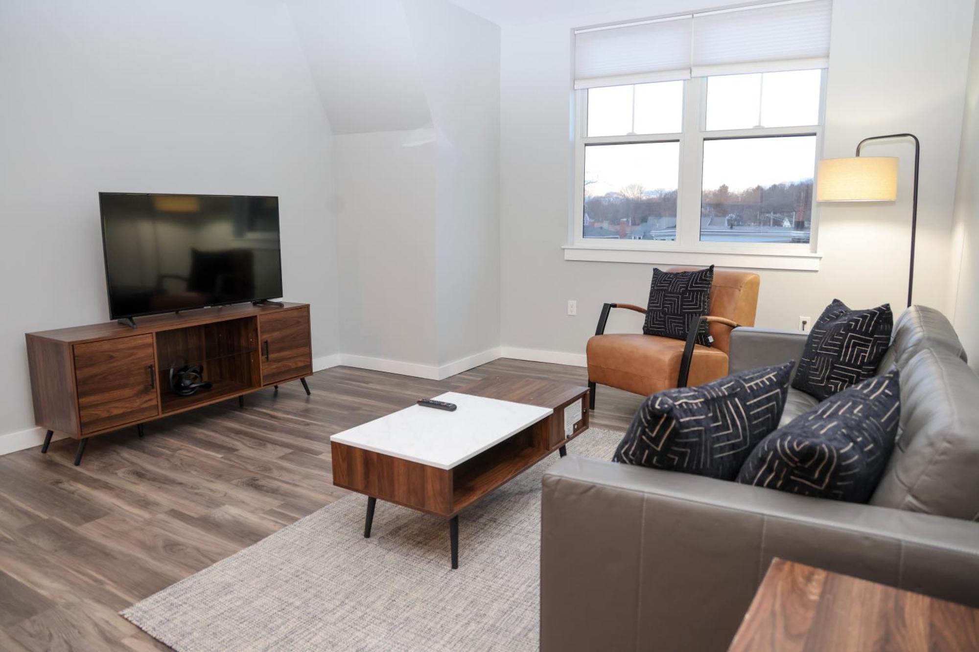 Reading Luxury Apartment With Gym, Steps From Commuter Rail #4011 מראה חיצוני תמונה